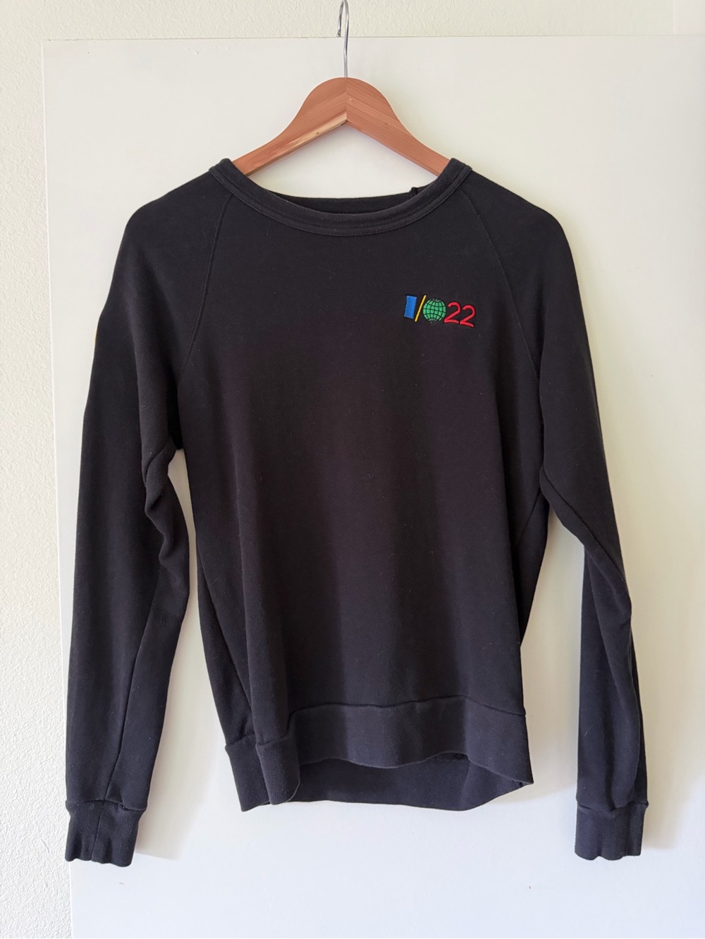 Google IO Developer Conference Sweatshirt - Picture 1 of 6